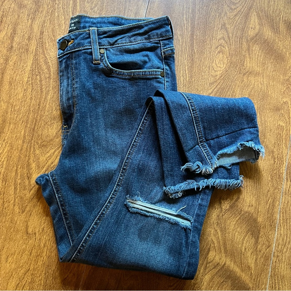 JustBlack Women’s Med Wash Stretchable Distressed hem Ankle Denim Jeans size 28